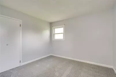 2415 Regentview Street NE, Canton, OH 44705 - Photo 13