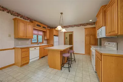 767 Mesa Verde Drive, Barberton, OH 44203 - Photo 11