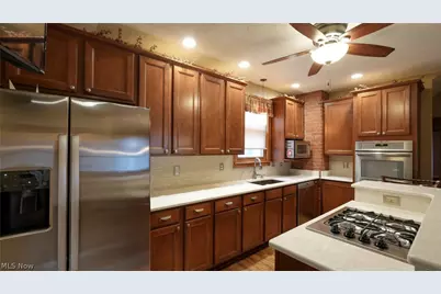 809 N 10th Street, Cambridge, OH 43725 - Photo 9