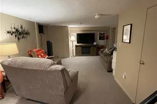 809 N 10th St, Cambridge, OH 43725 - Photo 15