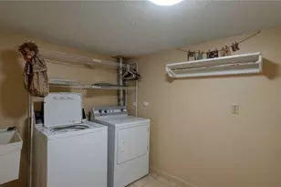 809 N 10th St, Cambridge, OH 43725 - Photo 21
