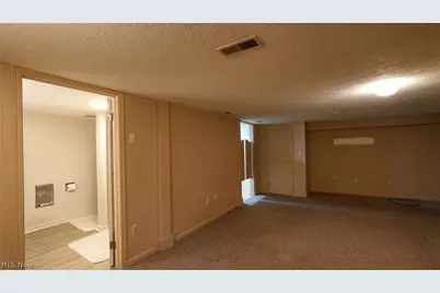 809 N 10th Street, Cambridge, OH 43725 - Photo 19