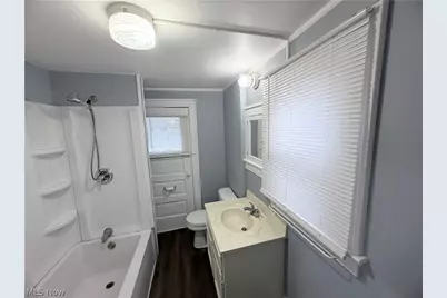 999 Avon Street, Akron, OH 44310 - Photo 7