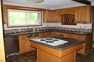 13893 Co Rd 100, Lakeville, OH 44638 - Photo 9