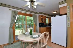594 Terra Ln, Amherst, OH 44001 - Photo 11