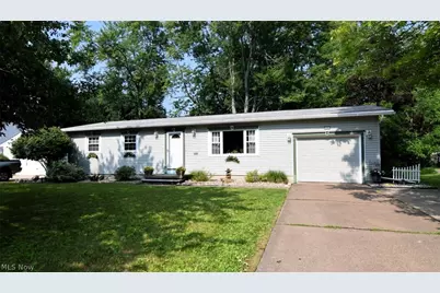 594 Terra Lane, Amherst, OH 44001 - Photo 3