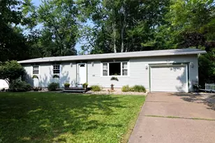 594 Terra Ln, Amherst, OH 44001 - Photo 3