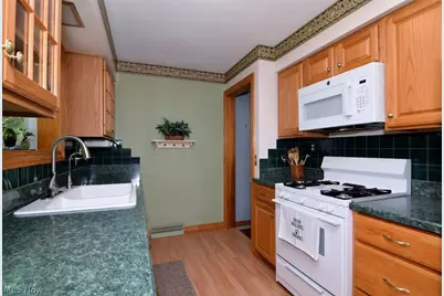 594 Terra Lane, Amherst, OH 44001 - Photo 15