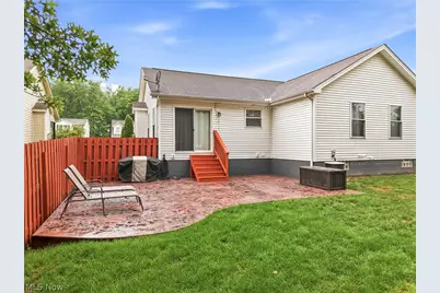 891 Jerry Drive, Hubbard, OH 44425 - Photo 7