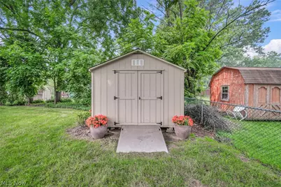 364 31st Street SW, Barberton, OH 44203 - Photo 39