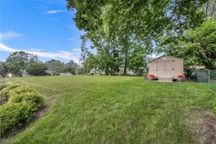 364 31st St SW, Barberton, OH 44203 - Photo 31