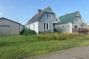 420 W 4th St, Uhrichsville, OH 44683 - Photo 3