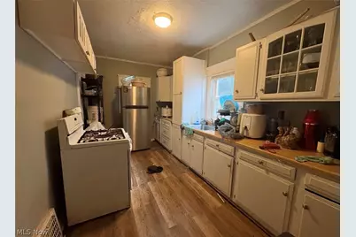 847 Carlysle Street, Akron, OH 44310 - Photo 5