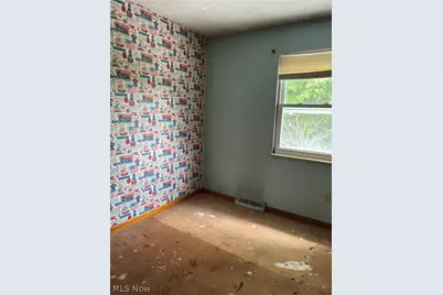 203 W Parkway Drive, Madison, OH 44057 - Photo 9