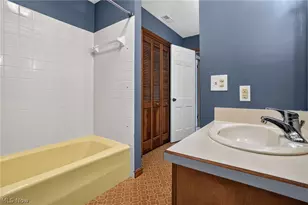 12 Square Circle Dr, Madison, OH 44057 - Photo 35