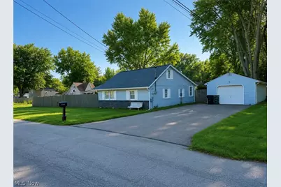 5265 Oakwood Boulevard, Lorain, OH 44055 - Photo 1