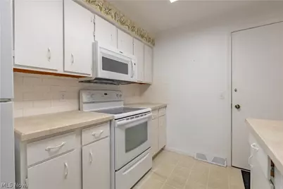 1856 Beechwood Avenue NE, North Canton, OH 44720 - Photo 7
