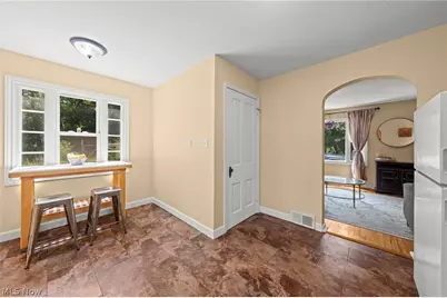 1007 S Munroe Road, Tallmadge, OH 44278 - Photo 5