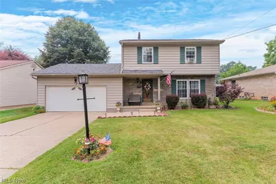 142 S Navarre Avenue, Austintown, OH 44515 - Photo 1