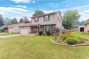 142 S Navarre Ave, Austintown, OH 44515 - Photo 3