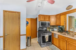 142 S Navarre Ave, Austintown, OH 44515 - Photo 13