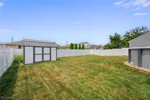 116 Zenith Ct, Eastlake, OH 44095 - Photo 3