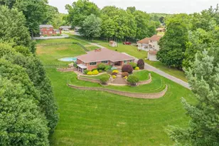 570 East St, East Palestine, OH 44413 - Photo 5