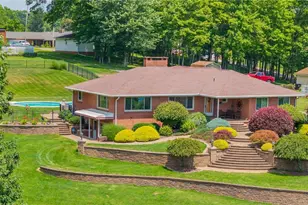 570 East St, East Palestine, OH 44413 - Photo 3