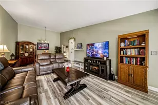 7136 N Churchill Pl, Concord Twp, OH 44077 - Photo 3