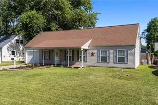 4845 Redwood Dr, Sheffield Lake, OH 44054 - Photo 3