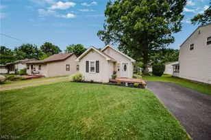 7611 Manor Dr, Mentor on the Lake, OH 44060 - Photo 3