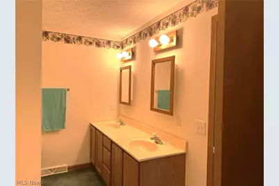 1013 Cherokee, Wapakoneta, OH 45895 - Photo 13