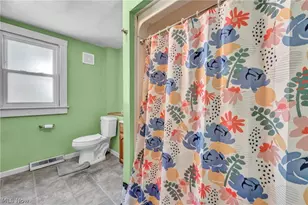224 Kenyon Rd, Eastlake, OH 44095 - Photo 17