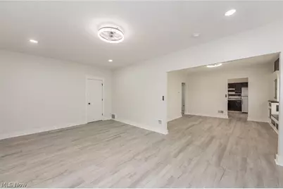 11711 Buckingham Avenue, Loveland, OH 44120 - Photo 5