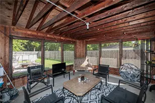 2415 E Ridgewood Dr, Green Hills, OH 44131 - Photo 5