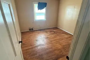 889 E 139th St, Loveland, OH 44110 - Photo 11
