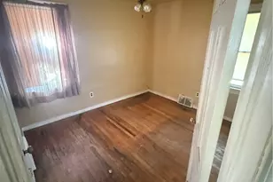 889 E 139th St, Loveland, OH 44110 - Photo 13