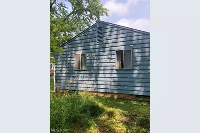 1548 E 296th Street, Wickliffe, OH 44092 - Photo 5