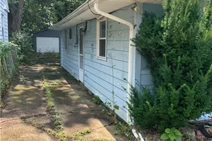 1548 E 296th St, Wickliffe, OH 44092 - Photo 3