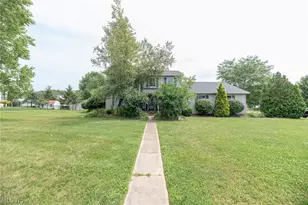 457 Lisbon Dr, Tallmadge, OH 44278 - Photo 1