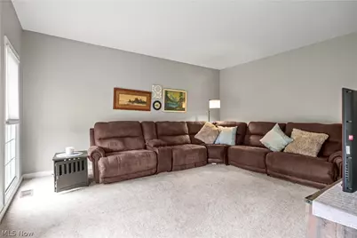 809 Adam Run Drive, Cuyahoga Falls, OH 44223 - Photo 17