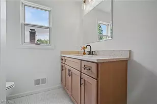 1375 Sackett Hills Dr, Akron, OH 44313 - Photo 21