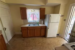 1273 Girard St, Akron, OH 44301 - Photo 9