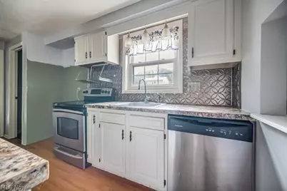 731 Redwood Drive, Canal Fulton, OH 44614 - Photo 9