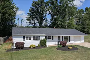 6182 Randolph Rd, Huber Heights, OH 44146 - Photo 3