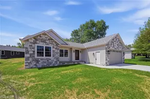 517 Whitetail Trail NE, Canton, OH 44704 - Photo 3