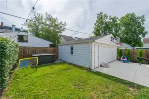 1225 Gladys Ave, Oakwood, OH 44107 - Photo 9