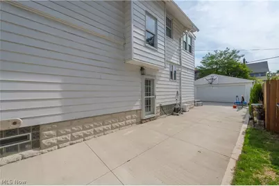 1225 Gladys Avenue, Oakwood, OH 44107 - Photo 7