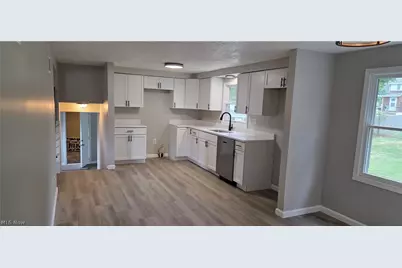 214 Stewart Avenue NW, Massillon, OH 44646 - Photo 3