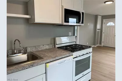 522 Courtland Street, Fairport Harbor, OH 44077 - Photo 9